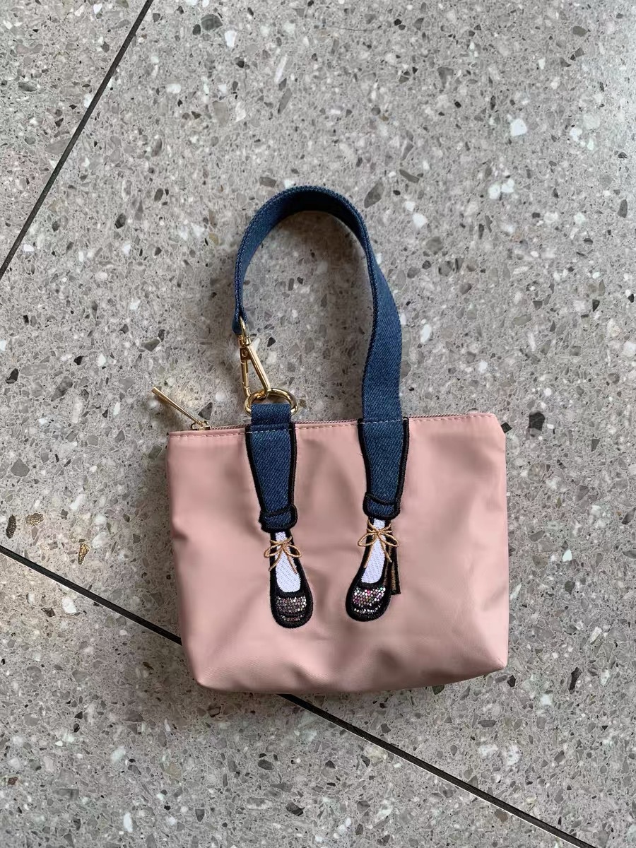 ファッション刺繍入りゼロウォレット防水ナイロン生地バッグ女性 - Women Bags With Wallet のレビューと価格