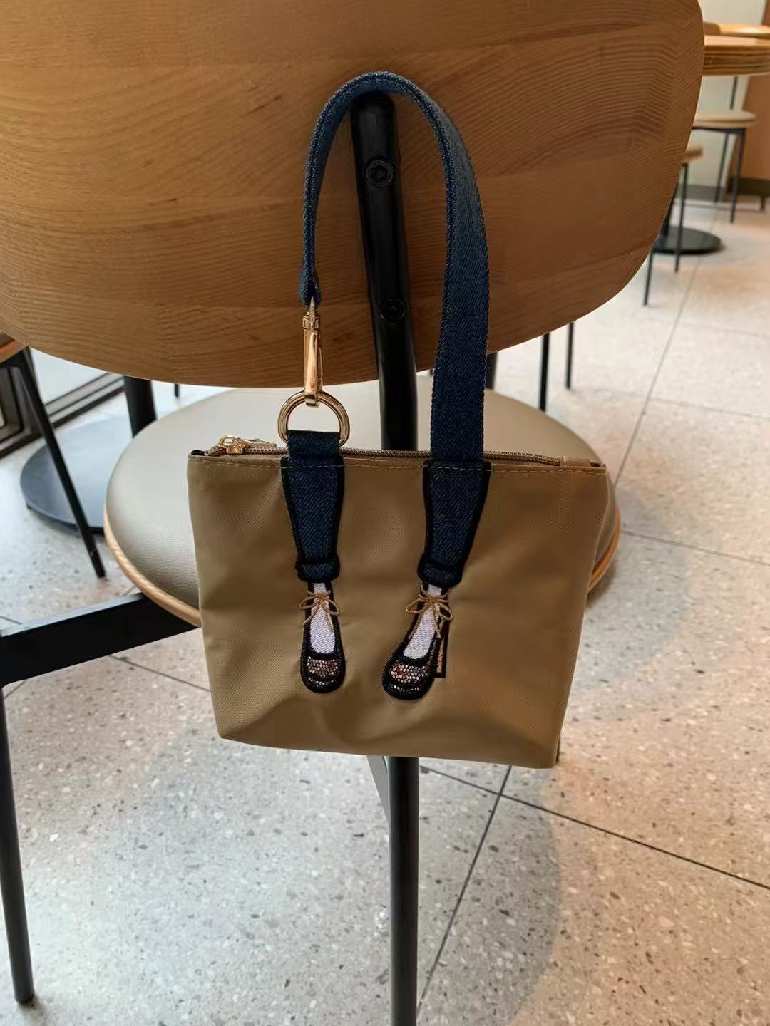 ファッション刺繍入りゼロウォレット防水ナイロン生地バッグ女性 - Women Bags With Wallet のレビューと価格