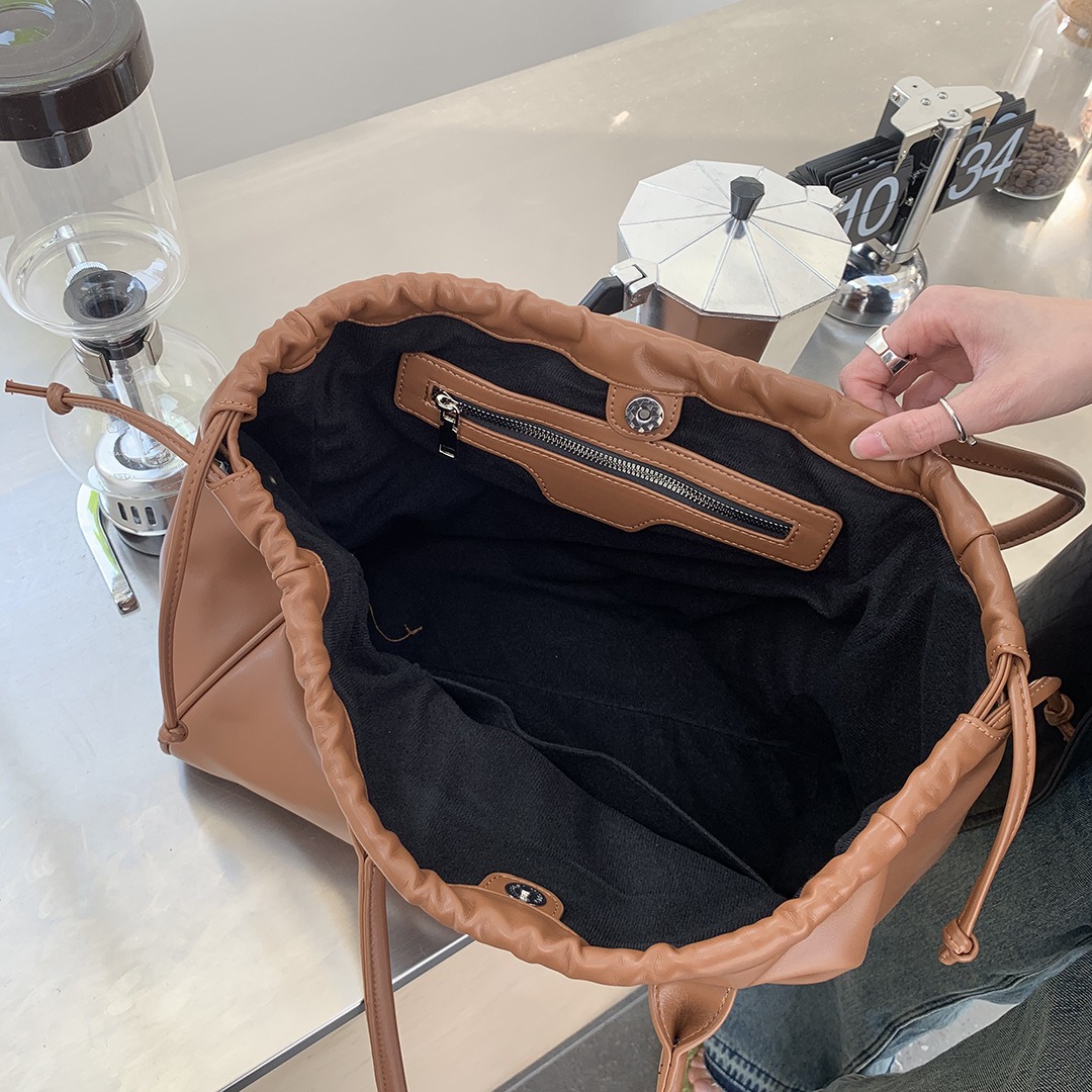 高級デザイナーの大容量トートバッグ、巾着クラウドデザインハン - Women Bags With Wallet のレビューと価格