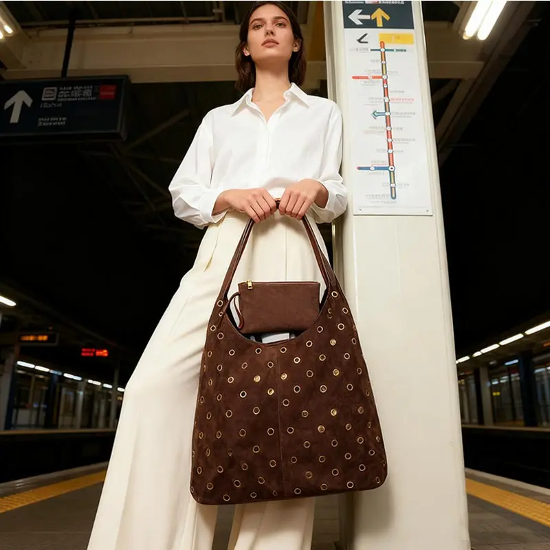 スエードメタルスタッズ付きトートバッグ、お揃いの財布付き、女 - Women Bags With Wallet のレビューと価格