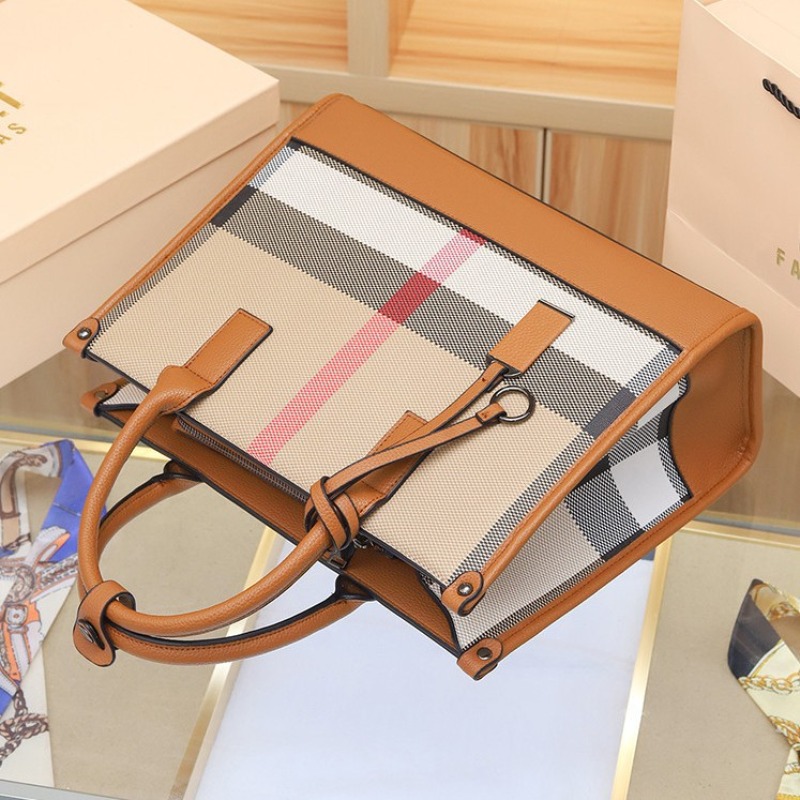 プレミアムレザーメッセンジャーバッグ クロスボディバッグ レ - Women Bags Premium Brands のレビューと価格
