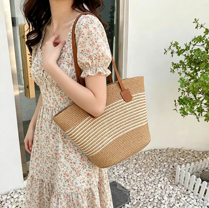CLAREGQI レディース ストライプストロートートバッグ - Woven Straw Bag のレビューと価格