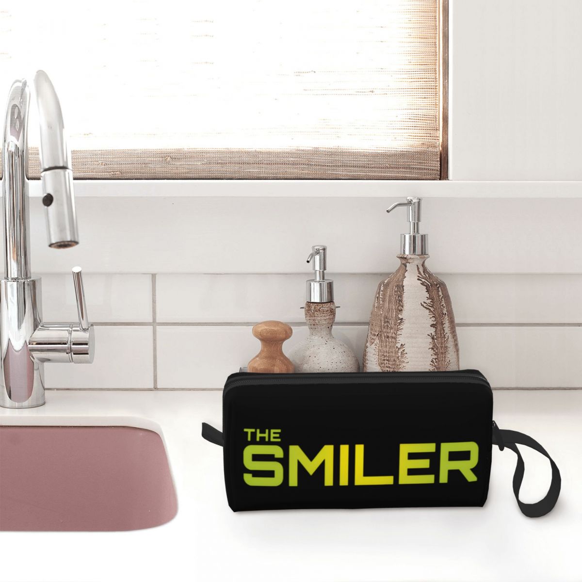 The Smiler Alton Towers Merch  - Women Bags In Uk のレビューと価格